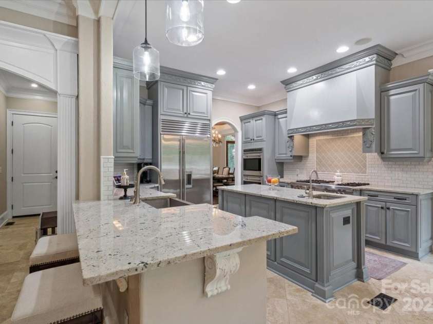 8516 Mcilwaine Road, Huntersville, NC 28078.  MLS# CAR4164588, YatesRealty ID 10913. Main floor Kitchen