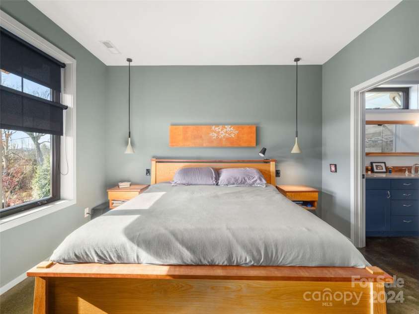 110 Abundance Run, Asheville, NC 28805.  MLS# CAR4208378, YatesRealty ID 10914. 