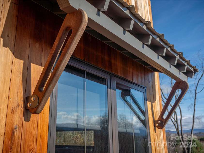 110 Abundance Run, Asheville, NC 28805.  MLS# CAR4208378, YatesRealty ID 10914. 