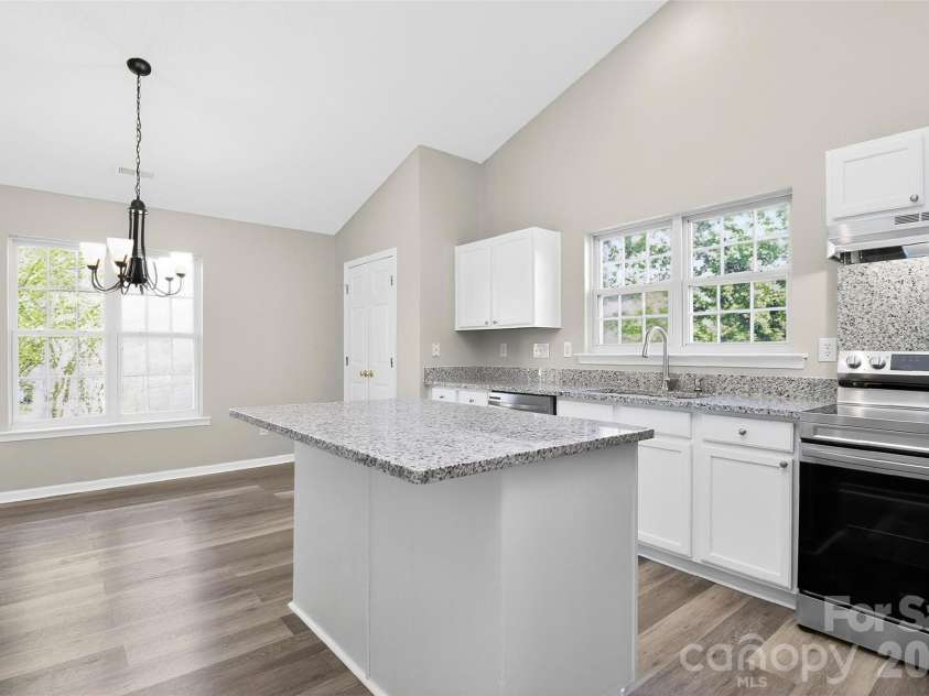 5774 Dove Point Drive, Concord, NC 28025.  MLS# CAR4368596, YatesRealty ID 10914. 