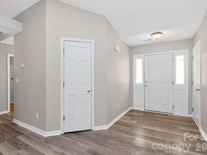 5774 Dove Point Drive, Concord, NC 28025.  MLS# CAR4368596, YatesRealty ID 10914. 