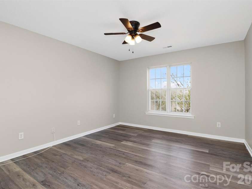 5774 Dove Point Drive, Concord, NC 28025.  MLS# CAR4368596, YatesRealty ID 10914. 