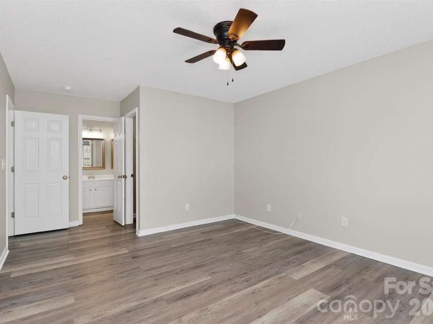 5774 Dove Point Drive, Concord, NC 28025.  MLS# CAR4368596, YatesRealty ID 10914. 