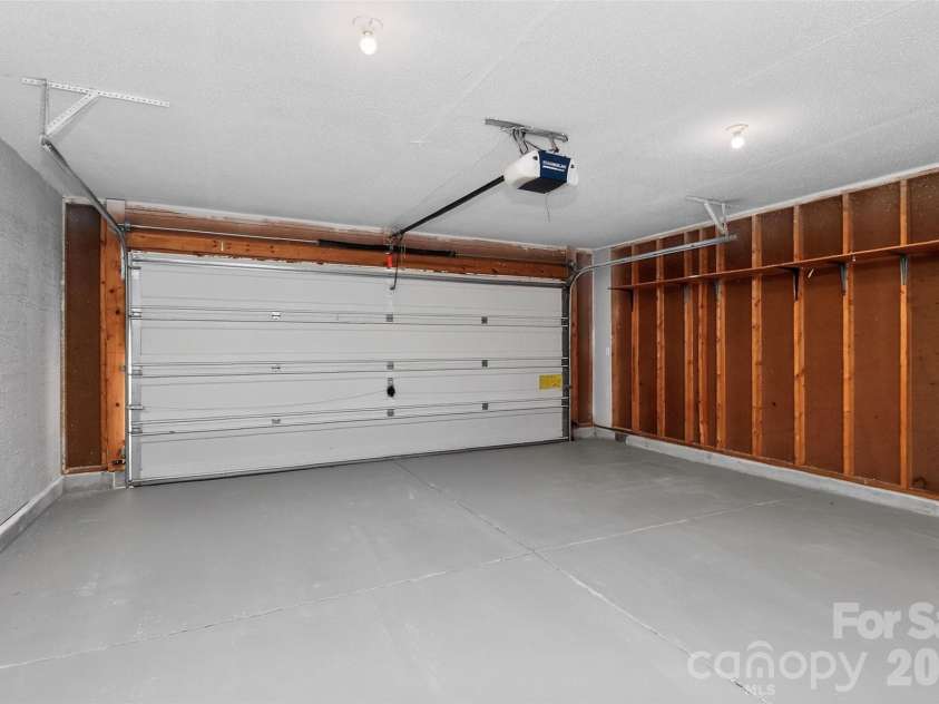 5774 Dove Point Drive, Concord, NC 28025.  MLS# CAR4368596, YatesRealty ID 10914. 