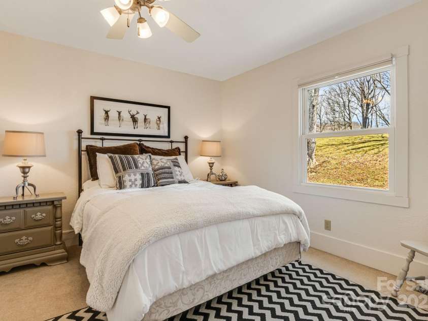 129 Finney Lane, Mars Hill, NC 28754.  MLS# CAR4243744, YatesRealty ID 10915. 2nd level bedroom with office nook.
