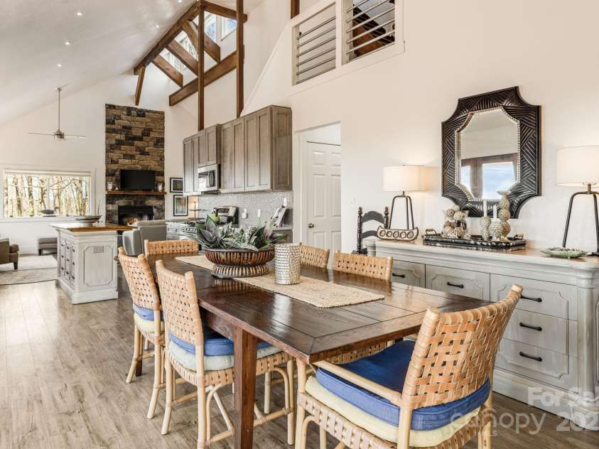 129 Finney Lane, Mars Hill, NC 28754.  MLS# CAR4243744, YatesRealty ID 10915. Dining area.