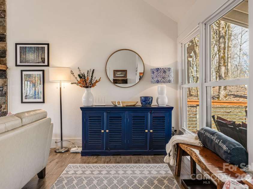 129 Finney Lane, Mars Hill, NC 28754.  MLS# CAR4243744, YatesRealty ID 10915. Foyer