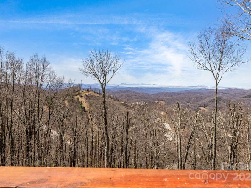 129 Finney Lane, Mars Hill, NC 28754.  MLS# CAR4243744, YatesRealty ID 10915. Stunning, year round mounatin views