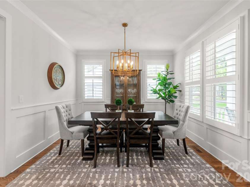 3437 Draper Avenue, Charlotte, NC 28205.  MLS# CAR4364902, YatesRealty ID 10915. Effortless flow from the dining room into the chef’s kitchen makes this the ultimate layout for hosting and staying connected with your guests.