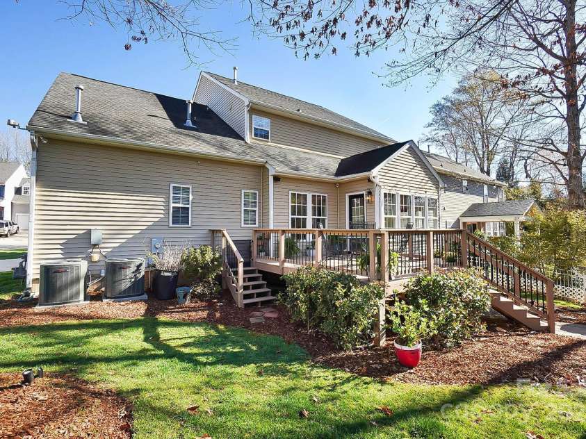 2101 Bluestone Court, Waxhaw, NC 28173.  MLS# CAR4235799, YatesRealty ID 10916. 