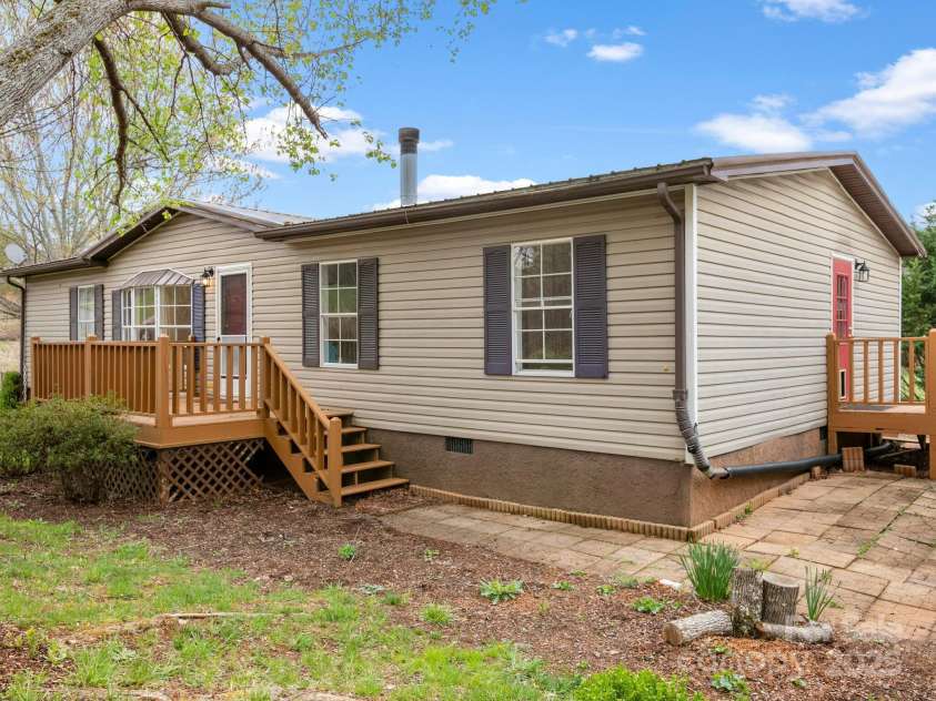 10 Clover Brook Drive, Weaverville, NC 28787.  MLS# CAR4241993, YatesRealty ID 10917. 