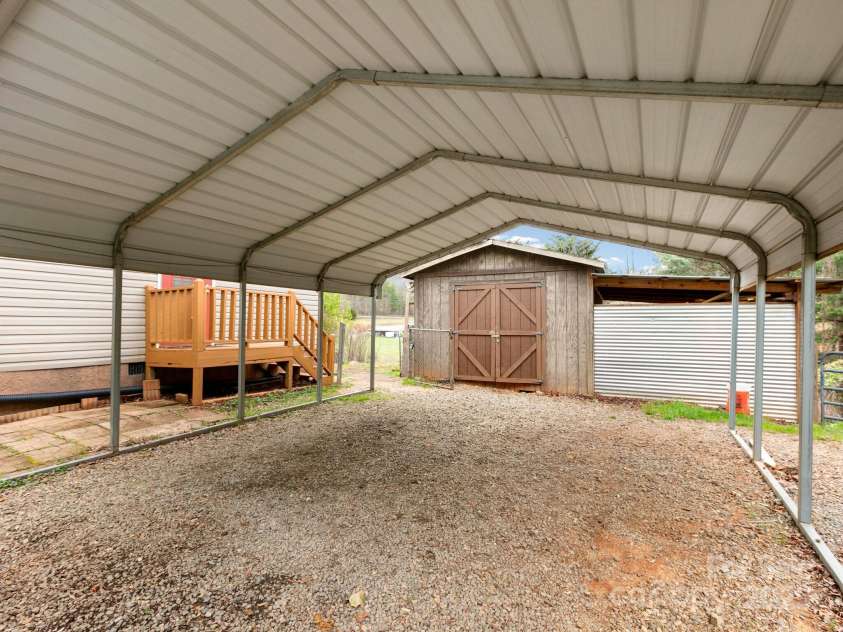 10 Clover Brook Drive, Weaverville, NC 28787.  MLS# CAR4241993, YatesRealty ID 10917. 