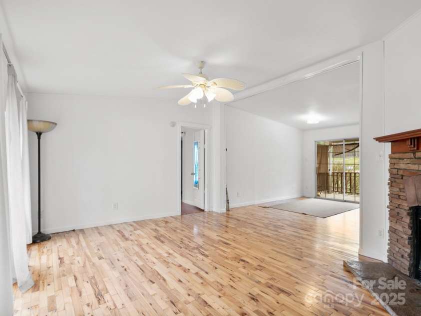 10 Clover Brook Drive, Weaverville, NC 28787.  MLS# CAR4241993, YatesRealty ID 10917. 