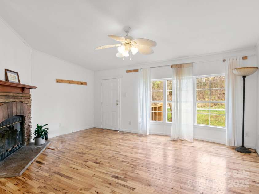 10 Clover Brook Drive, Weaverville, NC 28787.  MLS# CAR4241993, YatesRealty ID 10917. 