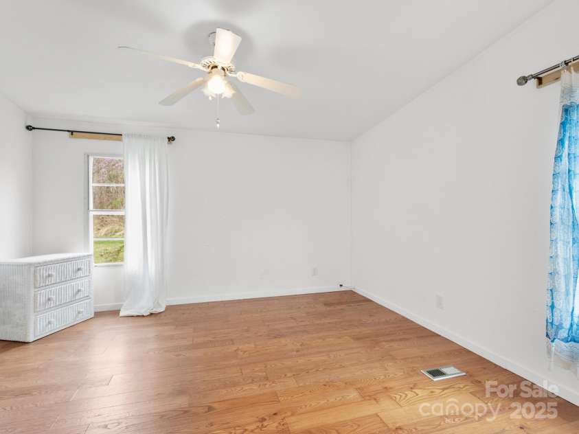 10 Clover Brook Drive, Weaverville, NC 28787.  MLS# CAR4241993, YatesRealty ID 10917. 