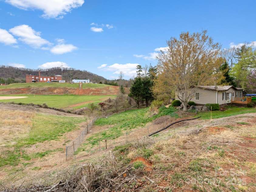 10 Clover Brook Drive, Weaverville, NC 28787.  MLS# CAR4241993, YatesRealty ID 10917. 