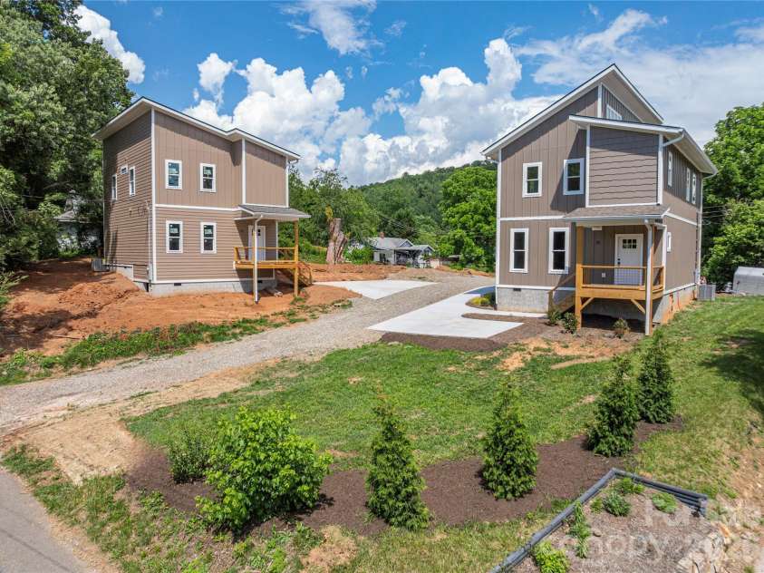 31 Elkwood Avenue, Asheville, NC 28804.  MLS# CAR4389401, YatesRealty ID 10917. 