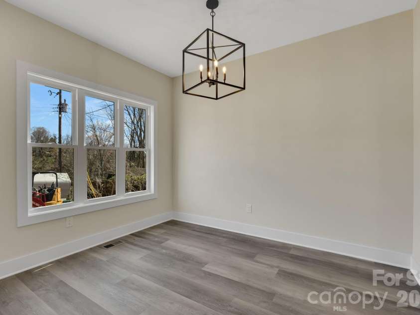 31 Elkwood Avenue, Asheville, NC 28804.  MLS# CAR4389401, YatesRealty ID 10917. 