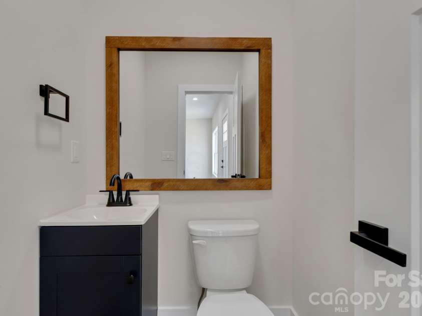 31 Elkwood Avenue, Asheville, NC 28804.  MLS# CAR4389401, YatesRealty ID 10917. 