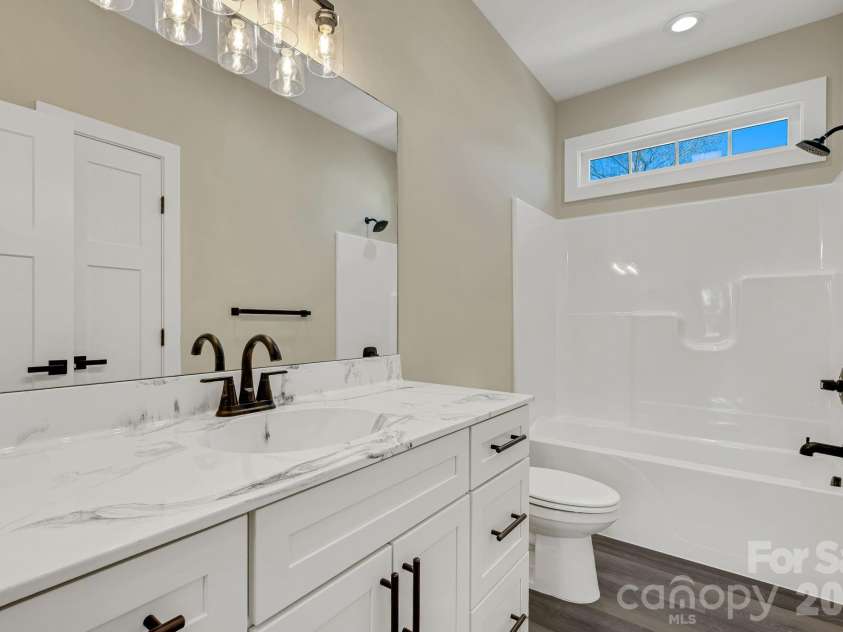 31 Elkwood Avenue, Asheville, NC 28804.  MLS# CAR4389401, YatesRealty ID 10917. 