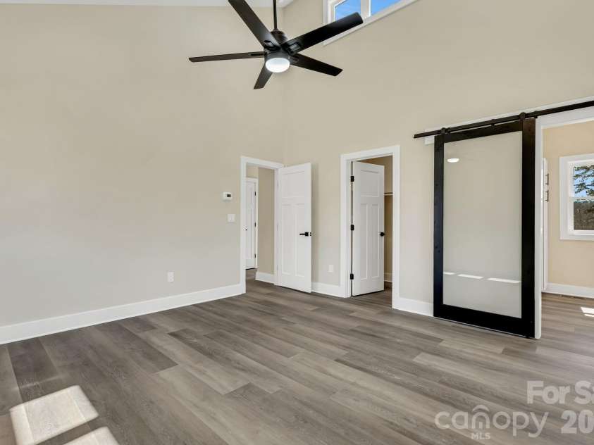 31 Elkwood Avenue, Asheville, NC 28804.  MLS# CAR4389401, YatesRealty ID 10917. 