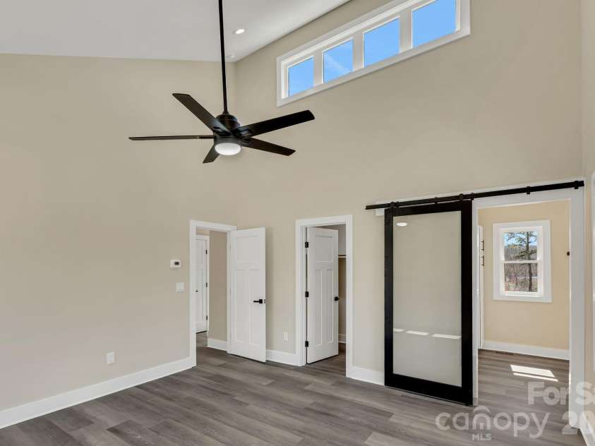 31 Elkwood Avenue, Asheville, NC 28804.  MLS# CAR4389401, YatesRealty ID 10917. 