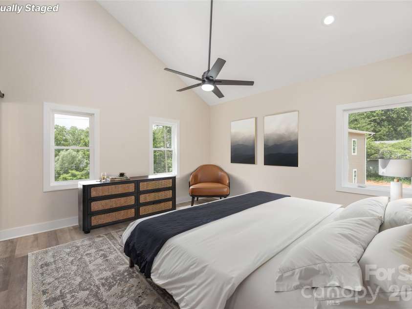31 Elkwood Avenue, Asheville, NC 28804.  MLS# CAR4389401, YatesRealty ID 10917. Virtually Staged