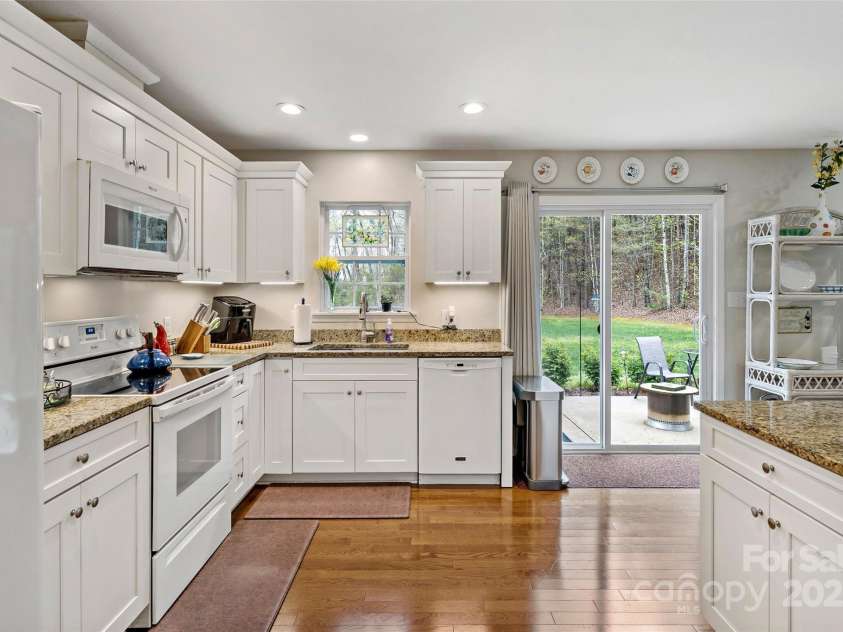 688 Hidden Acres Drive, Marion, NC 28752.  MLS# CAR4247057, YatesRealty ID 10918. 