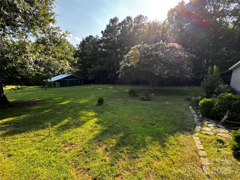 3424 Red Fox Trail, Matthews, NC 28104.  MLS# CAR4301295, YatesRealty ID 10919. 
