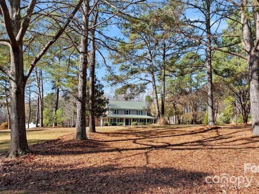 3424 Red Fox Trail, Matthews, NC 28104.  MLS# CAR4301295, YatesRealty ID 10919. 