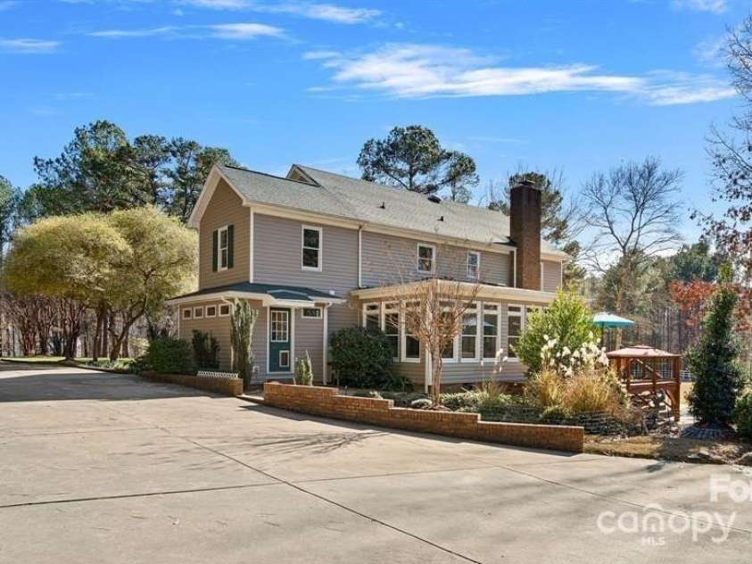 3424 Red Fox Trail, Matthews, NC 28104.  MLS# CAR4301295, YatesRealty ID 10919. 
