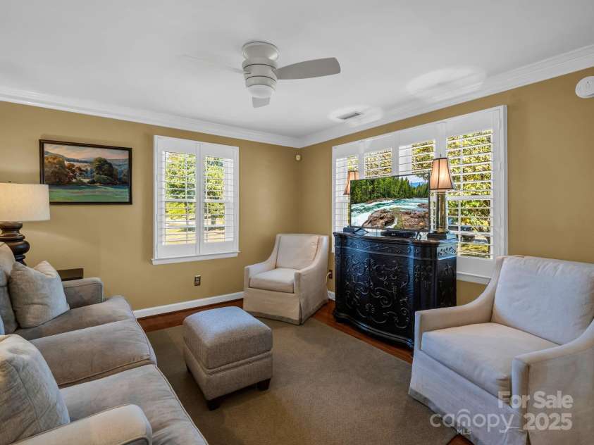 2340 24th Avenue, Hickory, NC 28601.  MLS# CAR4314509, YatesRealty ID 1092. 