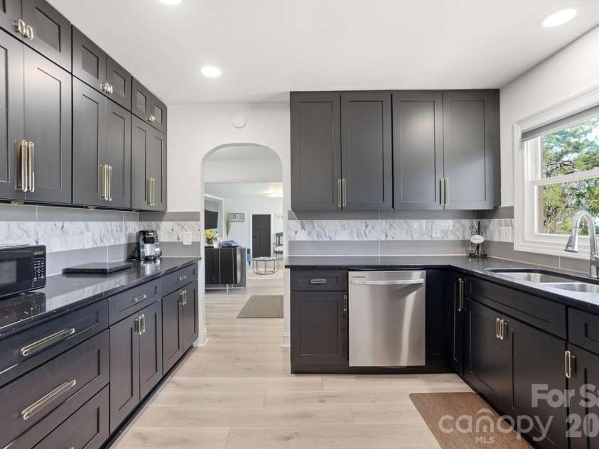 2104 Hillcrest Avenue, Albemarle, NC 28001.  MLS# CAR4365674, YatesRealty ID 10920. 