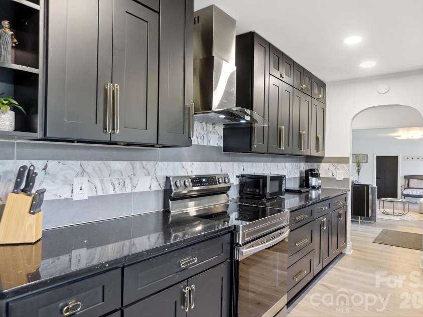 2104 Hillcrest Avenue, Albemarle, NC 28001.  MLS# CAR4365674, YatesRealty ID 10920. 