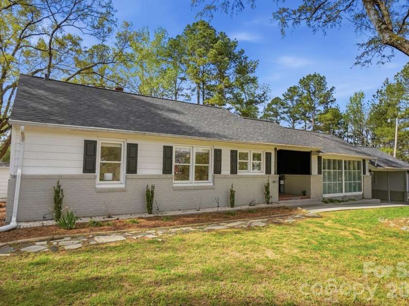 2104 Hillcrest Avenue, Albemarle, NC 28001.  MLS# CAR4365674, YatesRealty ID 10920. 