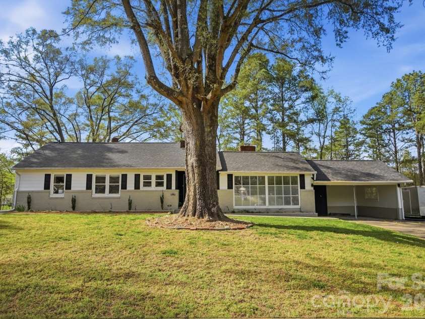 2104 Hillcrest Avenue, Albemarle, NC 28001.  MLS# CAR4365674, YatesRealty ID 10920. 