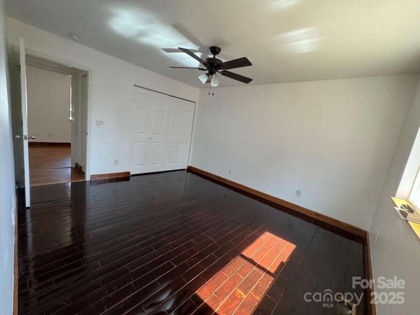 2290 9th Avenue Drive, Hickory, NC 28601.  MLS# CAR4163776, YatesRealty ID 10920. 