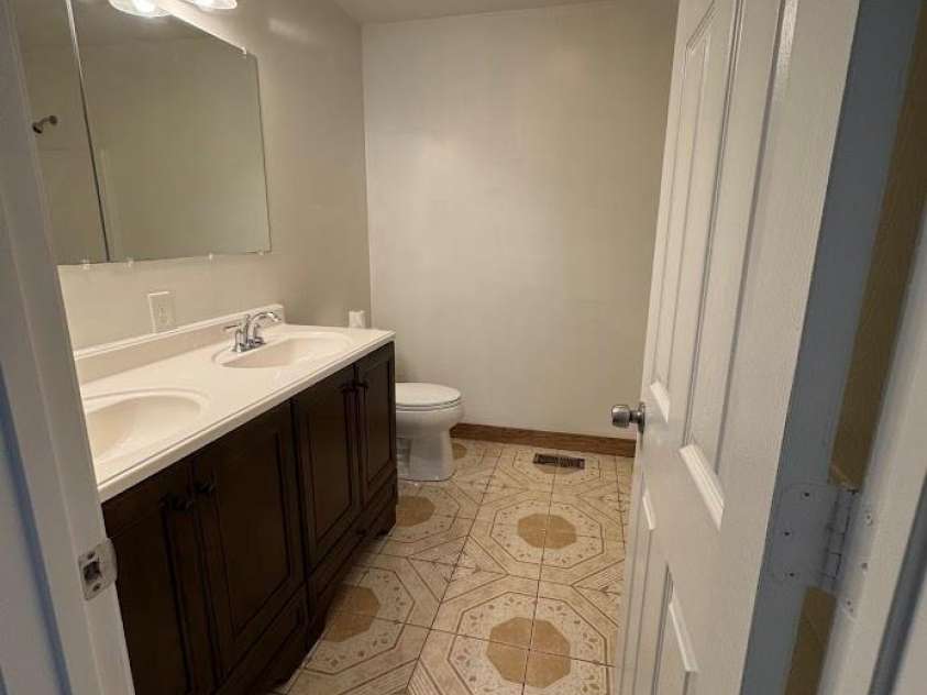 2290 9th Avenue Drive, Hickory, NC 28601.  MLS# CAR4163776, YatesRealty ID 10920. 