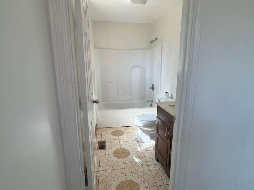 2290 9th Avenue Drive, Hickory, NC 28601.  MLS# CAR4163776, YatesRealty ID 10920. 