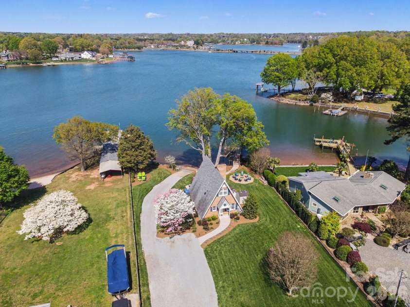 250 Ponderosa Circle, Mooresville, NC 28117.  MLS# CAR4364992, YatesRealty ID 10921. Lake fed Irrigation system.