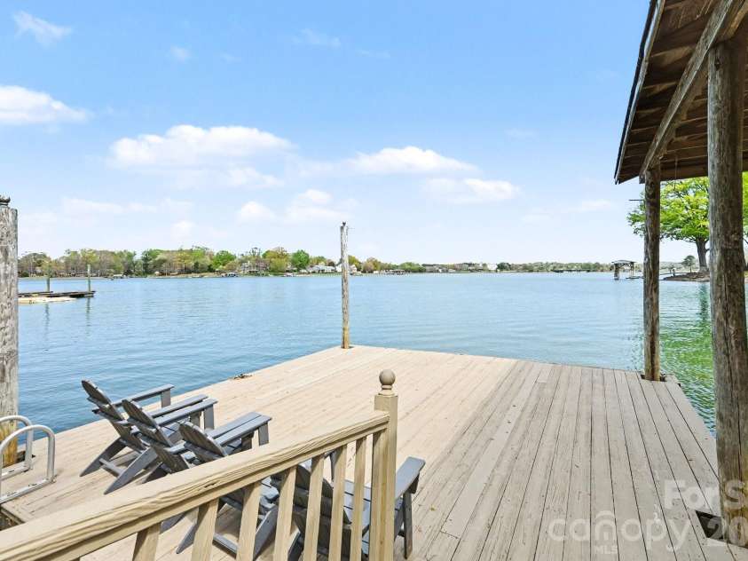 250 Ponderosa Circle, Mooresville, NC 28117.  MLS# CAR4364992, YatesRealty ID 10921. Large Floating Dock.