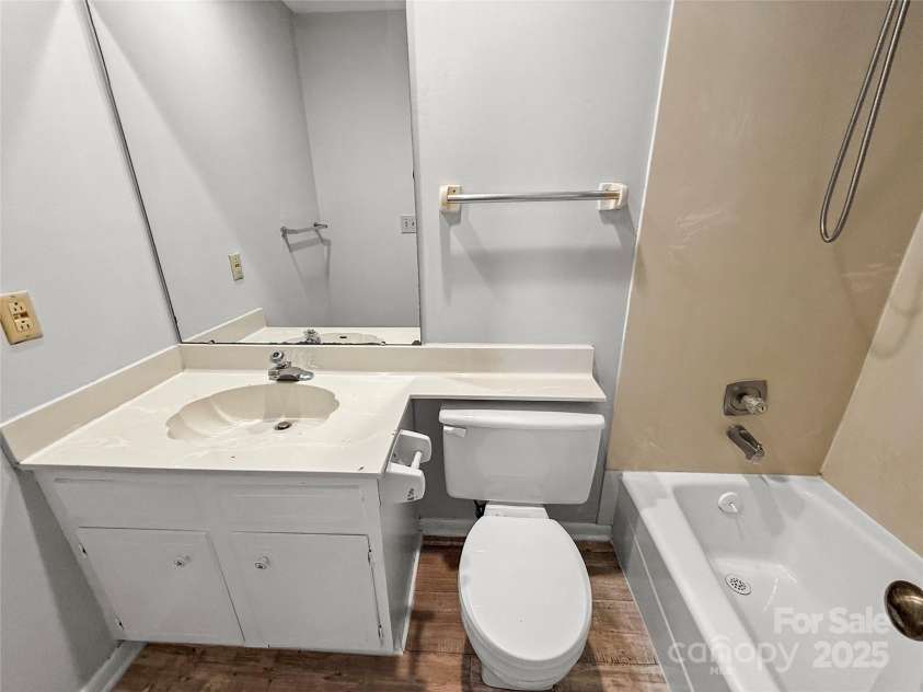 7140 Stonington Lane, Charlotte, NC 28227.  MLS# CAR4227224, YatesRealty ID 10922. 