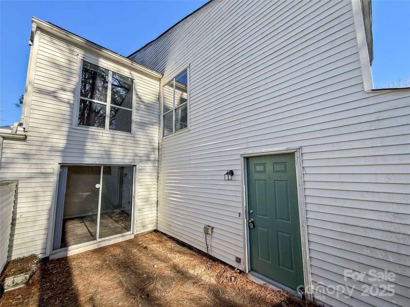 7140 Stonington Lane, Charlotte, NC 28227.  MLS# CAR4227224, YatesRealty ID 10922. 