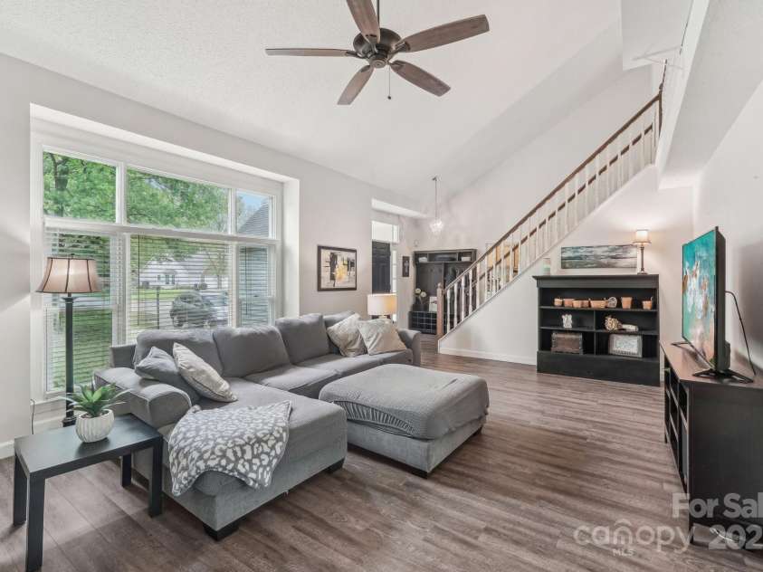 11333 Snapfinger Drive, Charlotte, NC 28277.  MLS# CAR4241632, YatesRealty ID 10923. 