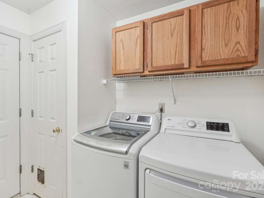 11333 Snapfinger Drive, Charlotte, NC 28277.  MLS# CAR4241632, YatesRealty ID 10923. 