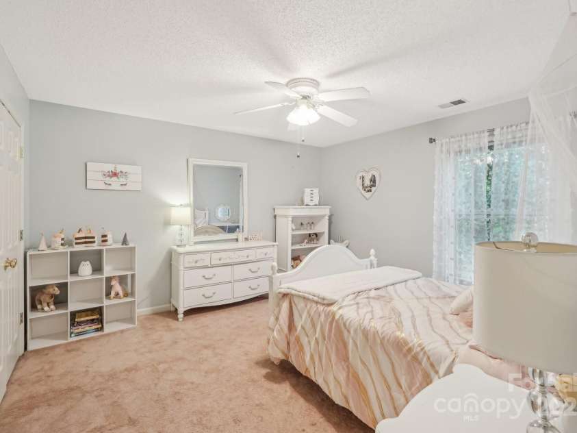 11333 Snapfinger Drive, Charlotte, NC 28277.  MLS# CAR4241632, YatesRealty ID 10923. 