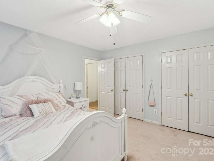 11333 Snapfinger Drive, Charlotte, NC 28277.  MLS# CAR4241632, YatesRealty ID 10923. 