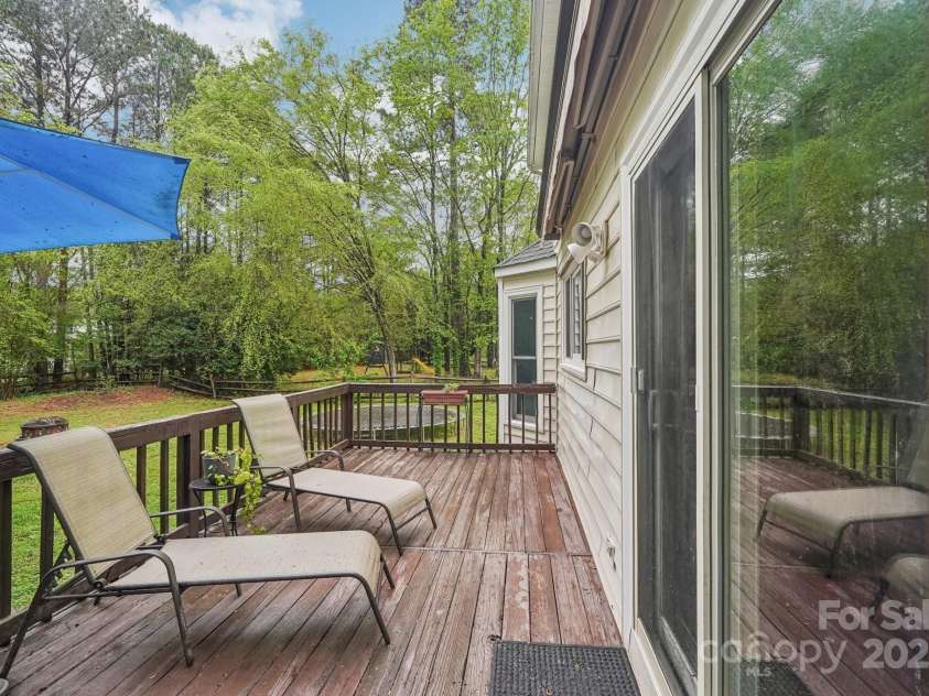 11333 Snapfinger Drive, Charlotte, NC 28277.  MLS# CAR4241632, YatesRealty ID 10923. 