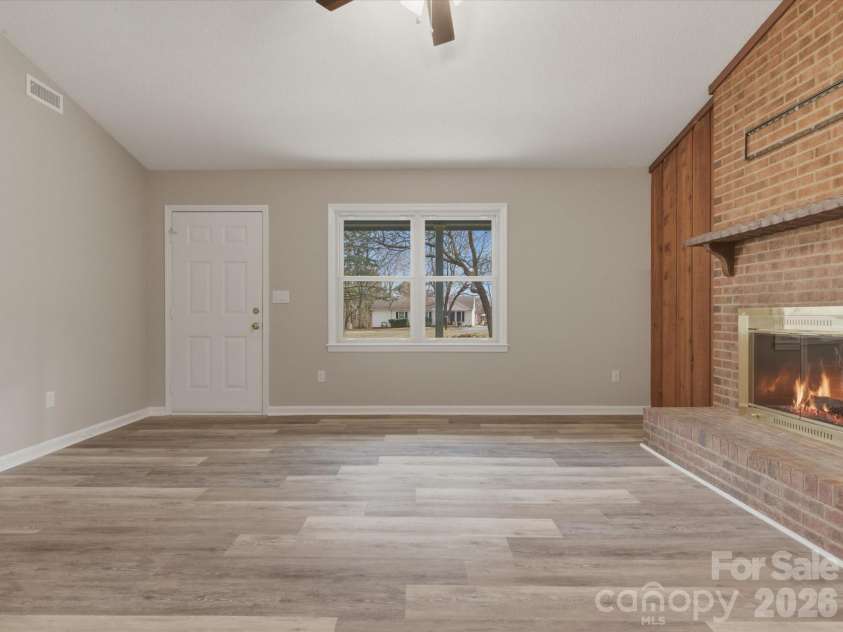 6111 Dovetail Court, Charlotte, NC 28227.  MLS# CAR4349474, YatesRealty ID 10923. 