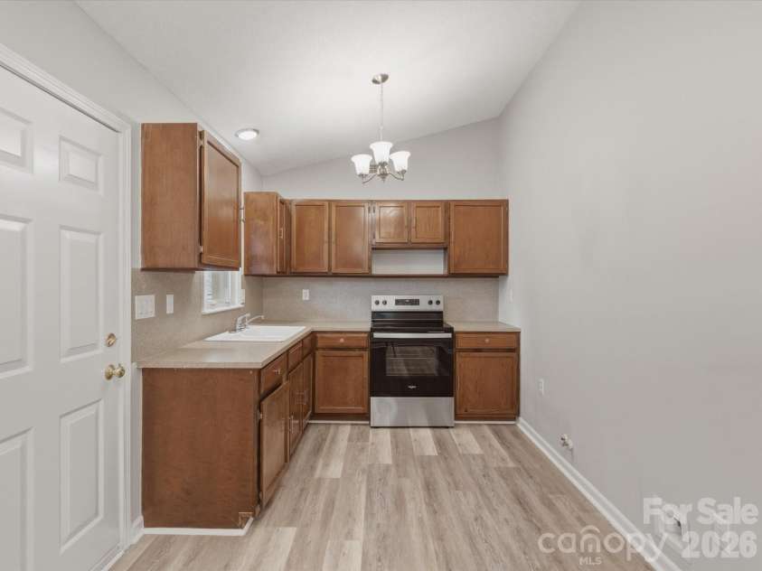 6111 Dovetail Court, Charlotte, NC 28227.  MLS# CAR4349474, YatesRealty ID 10923. 
